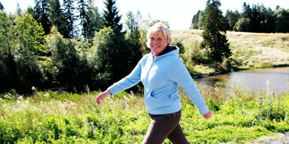TANKER: Elisabeth Einarson (46) fikk hjelp til å kjenne igjen de selvsaboterende tankene sine. Det resulterte i 23 kilo vektreduksjon. TANKER: Elisabeth Einarson (46) fikk hjelp til å kjenne igjen de selvsaboterende tankene sine. Det resulterte i 23 kilo vektreduksjon.