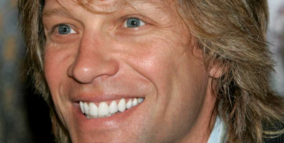 JON BON JOVI: Et ekte smil, men neppe helt naturlig. JON BON JOVI: Et ekte smil, men neppe helt naturlig.