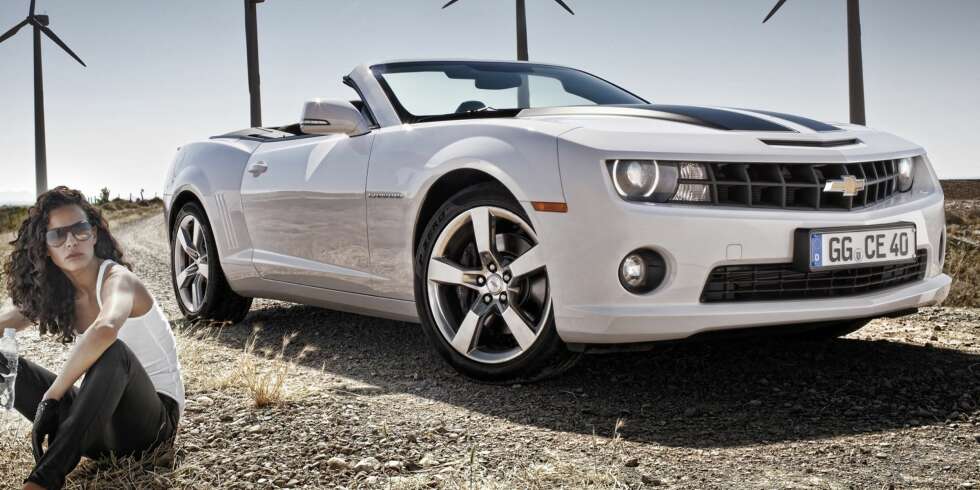 THE AMERICAN DREAM: Chevy Camaro Convertible er drømmen om State Route 1 (Highway 1), Route 66, Drive-In-moteller og neonlyspyntede diners THE AMERICAN DREAM: Chevy Camaro Convertible er drømmen om State Route 1 (Highway 1), Route 66, Drive-In-moteller og neonlyspyntede diners