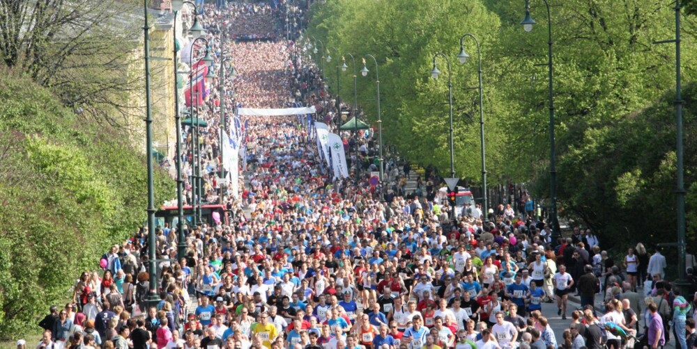 10 KILOMETER: I 2011 løp rundt 8000 deltagere den 10 km lange løypa i Sentrumsløpet. 10 KILOMETER: I 2011 løp rundt 8000 deltagere den 10 km lange løypa i Sentrumsløpet.