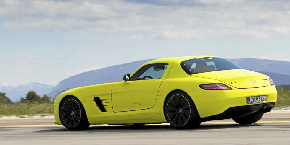 KJØRBAR: Elversjonen av SLS AMG er en del tyngre enn standardbilen, men den er fortsatt særdeles kjørbar. KJØRBAR: Elversjonen av SLS AMG er en del tyngre enn standardbilen, men den er fortsatt særdeles kjørbar.