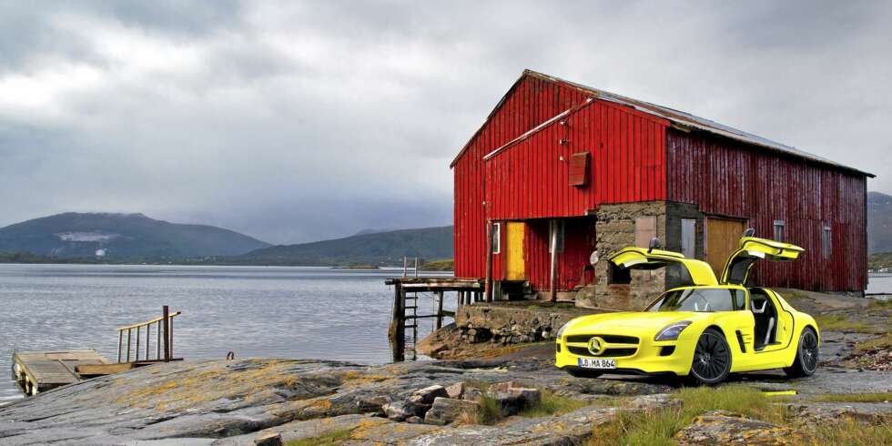 SPEKTAKULÆRT: Vi forstår veldig godt hvorfor AMG ville vise fram SLS AMG E-Cell i Kristiansund-traktene. SPEKTAKULÆRT: Vi forstår veldig godt hvorfor AMG ville vise fram SLS AMG E-Cell i Kristiansund-traktene.