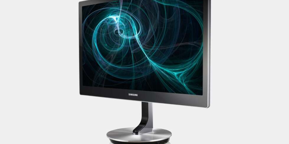 PEN: Samsung SB970 er nok en av de lekreste skjermene du kan få kjøpt, men designet har noen ulemper. PEN: Samsung SB970 er nok en av de lekreste skjermene du kan få kjøpt, men designet har noen ulemper.