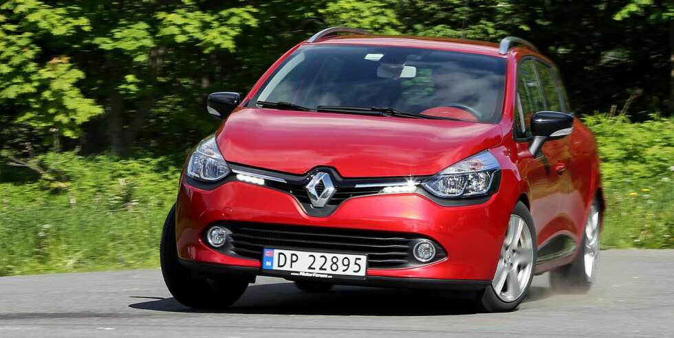 KJØRER FINT: Involverende kjøreegenskaper og god fjæringskomfort er noe alle bilprodusenter streber etter. Renault mestrer oppgaven i Clio. FOTO: Petter Handeland KJØRER FINT: Involverende kjøreegenskaper og god fjæringskomfort er noe alle bilprodusenter streber etter. Renault mestrer oppgaven i Clio. FOTO: Petter Handeland