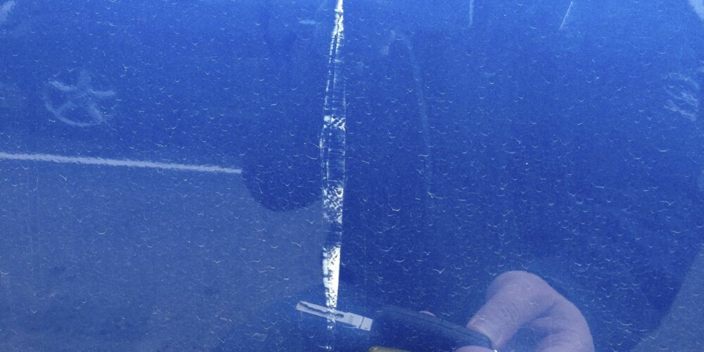HIT AND RUN: Kjørt på og stukket av. Men denne lille hilsenen, og tilsvarende, kan du få bort selv med riktig middel. FOTO: Terje Haugen HIT AND RUN: Kjørt på og stukket av. Men denne lille hilsenen, og tilsvarende, kan du få bort selv med riktig middel. FOTO: Terje Haugen