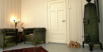 VEDFYRING: Et par kubber er nok til å få opp varmen i rommet. VEDFYRING: Et par kubber er nok til å få opp varmen i rommet.