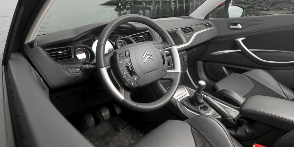 Citroen C5 sedan 20091106 Citroën C5 1,6 HDi Dynamique sedan, 2009-modell Citroen C5 sedan 20091106 Citroën C5 1,6 HDi Dynamique sedan, 2009-modell