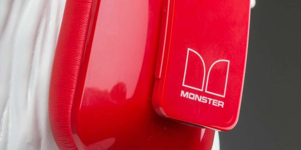 SYNLIG: Nokia og Monster har tatt frem et stilig produkt som gjør at du ikke forsvinner i mengden. SYNLIG: Nokia og Monster har tatt frem et stilig produkt som gjør at du ikke forsvinner i mengden.