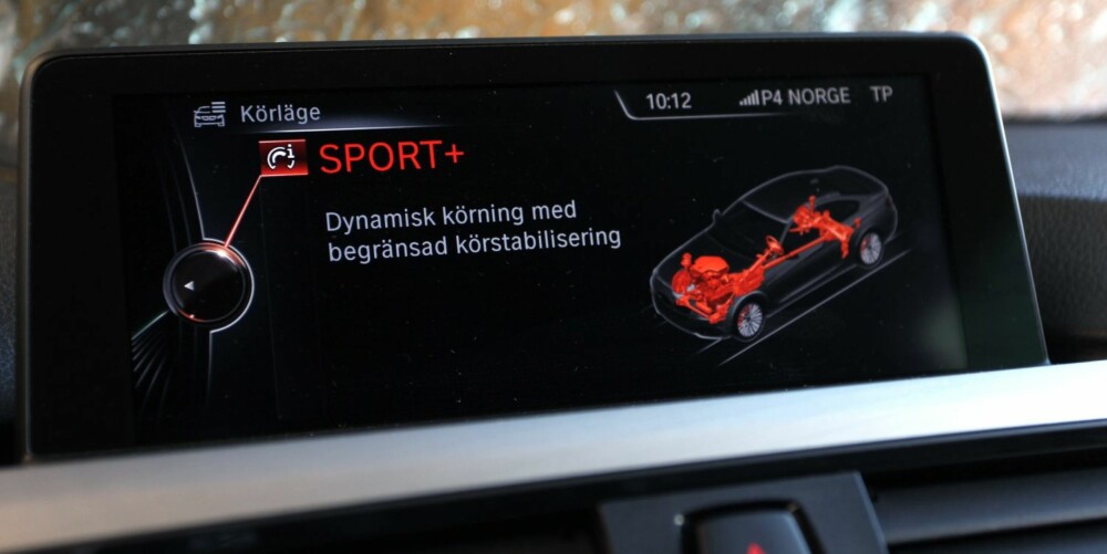 SPORTSLIG: Med enkle tastetrykk kan du endre kjøremodus. I hissigste modus er BMW 435i xDrive strammere enn en tysk doktor, kvassere enn en uniformsbrett og har mer muskler enn Arnold. Dette er for øvrig teknologi som har funnet veien ned til billigere biler; en VW Golf kan fås med lignende modusprogram til mye lavere pris. FOTO: Petter Handeland SPORTSLIG: Med enkle tastetrykk kan du endre kjøremodus. I hissigste modus er BMW 435i xDrive strammere enn en tysk doktor, kvassere enn en uniformsbrett og har mer muskler enn Arnold. Dette er for øvrig teknologi som har funnet veien ned til billigere biler; en VW Golf kan fås med lignende modusprogram til mye lavere pris. FOTO: Petter Handeland