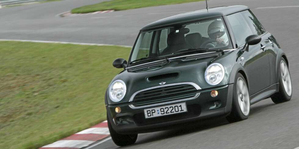 Vålerbanen 16082004 Mini Cooper på bane Vålerbanen 16082004 Mini Cooper på bane