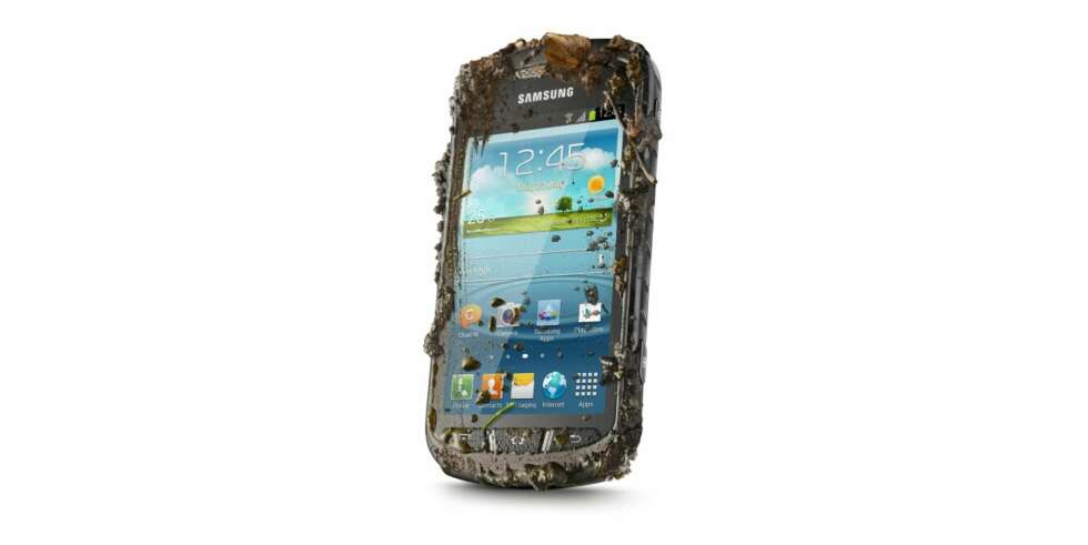 KUL: Galaxy Xcover 2 har et kult utseende, selv om værtetting og støtdemping har gjort den litt større enn den trenger å være. KUL: Galaxy Xcover 2 har et kult utseende, selv om værtetting og støtdemping har gjort den litt større enn den trenger å være.