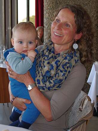 GJENSYN: Ulrik ble født 27. juni 2012. Det var et gledelig gjensyn med jordmor Gunvor åtte måneder senere. GJENSYN: Ulrik ble født 27. juni 2012. Det var et gledelig gjensyn med jordmor Gunvor åtte måneder senere.