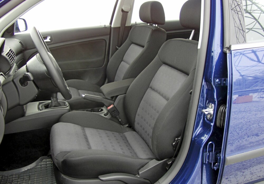SITTER GODT: Seter og sittestilling er et stort pluss for denne generasjonen av VW Passat. SITTER GODT: Seter og sittestilling er et stort pluss for denne generasjonen av VW Passat.