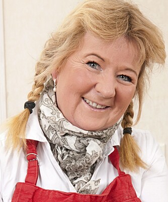 KAKEGLAD: Kristin Jøtun er matmedarbeider i Hjemmet, og har blant annet ledet kåringen av bladets store kakekonkurranse. To av de tre vinnerkakene er glutenfrie, og du finner oppskriftene nederst i saken. KAKEGLAD: Kristin Jøtun er matmedarbeider i Hjemmet, og har blant annet ledet kåringen av bladets store kakekonkurranse. To av de tre vinnerkakene er glutenfrie, og du finner oppskriftene nederst i saken.