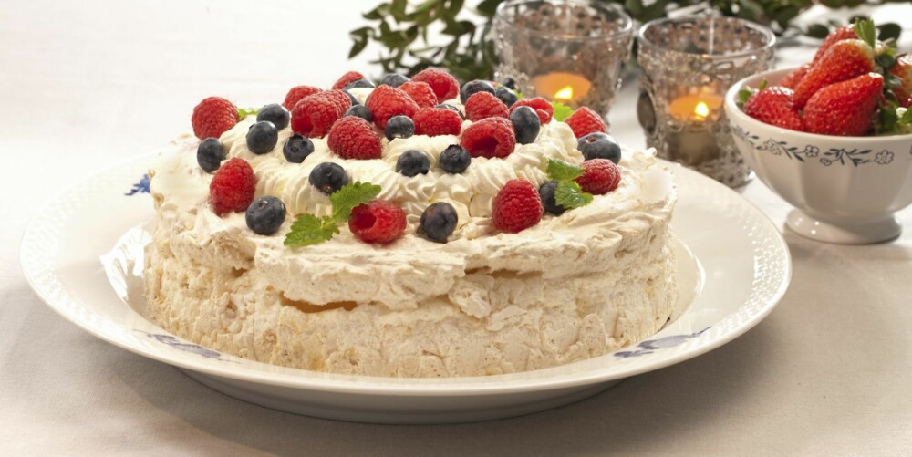KLASSIKER: Pavlova er en klassiker uten gluten, og kan fylles med mange ulike typer frukt og bær. KLASSIKER: Pavlova er en klassiker uten gluten, og kan fylles med mange ulike typer frukt og bær.