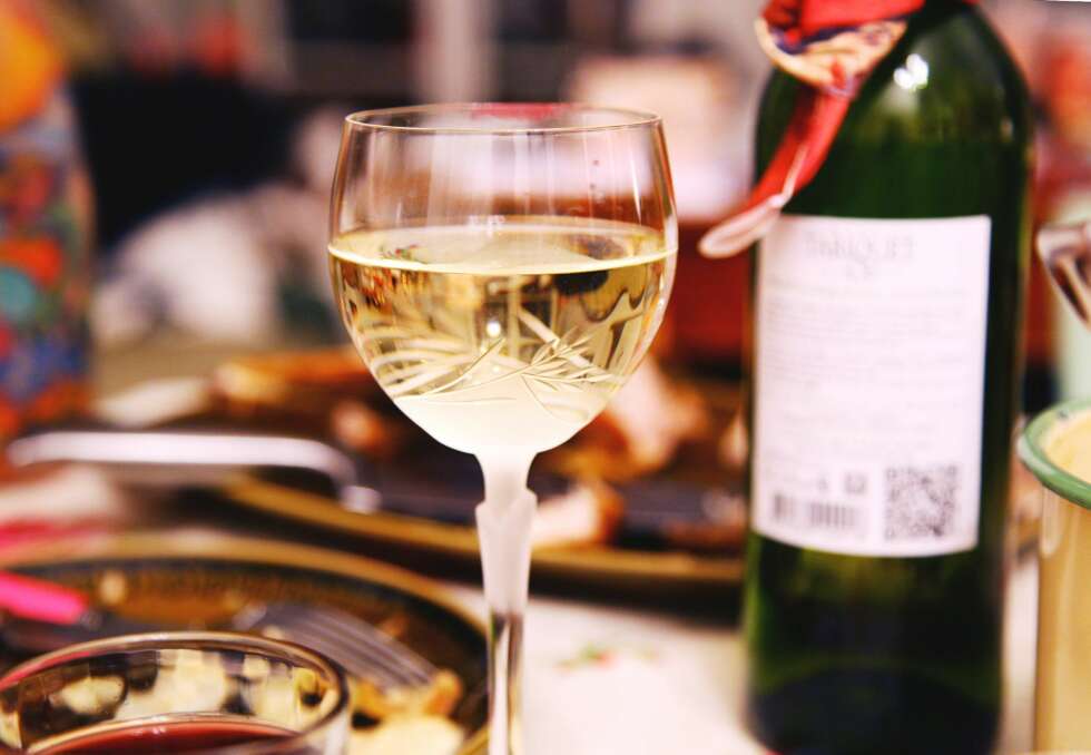 KOS? - Det er like hyggelig for en som ikke drikker å bli invitert på ost og vin-kveld, så lenge vedkommende ikke blir påtvunget vin, tipser Ina. KOS? - Det er like hyggelig for en som ikke drikker å bli invitert på ost og vin-kveld, så lenge vedkommende ikke blir påtvunget vin, tipser Ina.