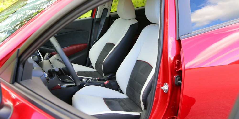 EKSTRA: Et av de få punktene på ekstrautstyrslisten til Mazda CX-3 i Optimumversjon er disse snertne skinnsetene. EKSTRA: Et av de få punktene på ekstrautstyrslisten til Mazda CX-3 i Optimumversjon er disse snertne skinnsetene.