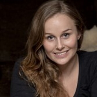 INGVILD MOEN: - Prosjektet Veslas Koffert er et glimrende eksempel på at folk faktisk engasjerer seg og deltar aktivt, også i aksjoner på nett, sier Ingvild Moen, grunder og rådgiver innen digitale medier til Kvinneguiden. INGVILD MOEN: - Prosjektet Veslas Koffert er et glimrende eksempel på at folk faktisk engasjerer seg og deltar aktivt, også i aksjoner på nett, sier Ingvild Moen, grunder og rådgiver innen digitale medier til Kvinneguiden.