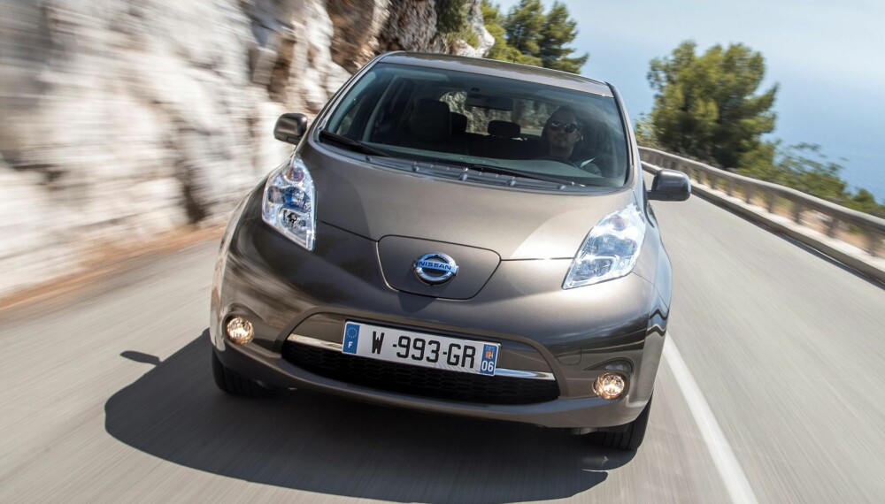 ELBIL: Med 30 kWh batteripakke skal Nissan Leaf ha en rekkevidde på 25 mil. FOTO: Nissan ELBIL: Med 30 kWh batteripakke skal Nissan Leaf ha en rekkevidde på 25 mil. FOTO: Nissan