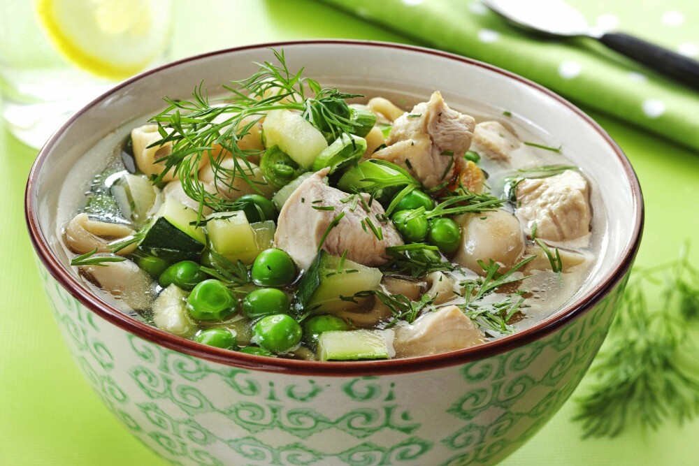 SUPPE 4: Kyllingsuppe med grønnsaker. FOTO: Svein Brimi SUPPE 4: Kyllingsuppe med grønnsaker. FOTO: Svein Brimi