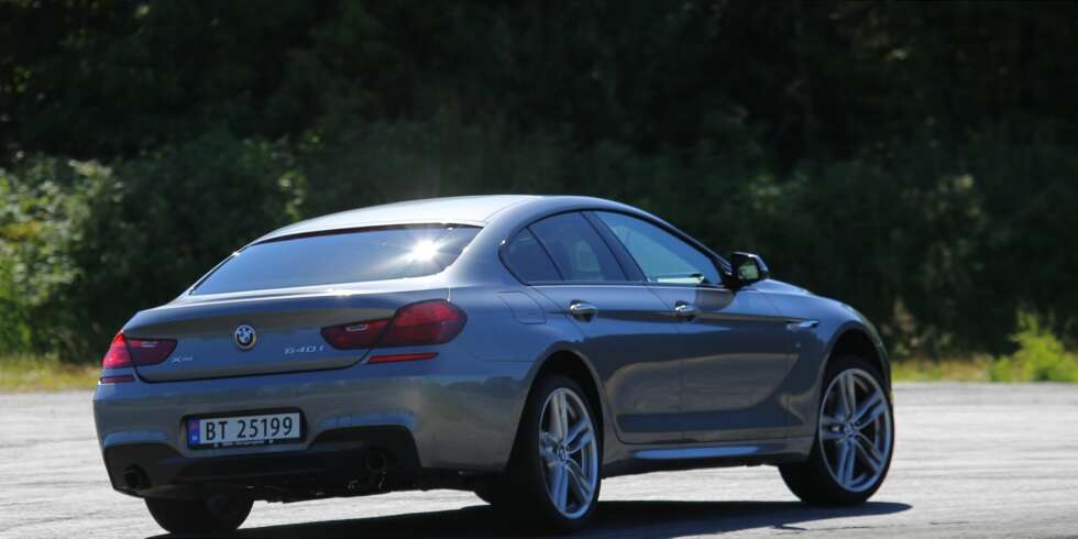 KAN DET MESTE: I BMW 640i xDrive Gran Coupe kan du klinke til i svingene, eller skli bedagelig avgårde med topp komfort. KAN DET MESTE: I BMW 640i xDrive Gran Coupe kan du klinke til i svingene, eller skli bedagelig avgårde med topp komfort.