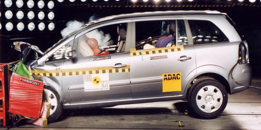 SIKKER FOR SIN TID: Opel Zafira ble testet i EuroNCAP i 2005, med svært godt resultat. SIKKER FOR SIN TID: Opel Zafira ble testet i EuroNCAP i 2005, med svært godt resultat.