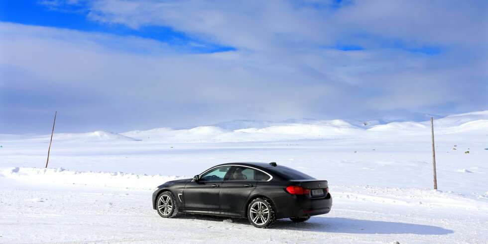 BILTUR MED UTSIKT: Ved innsjøen Ørteren kan du nyte synet innover mot Hardangerjøkulen. BILTUR MED UTSIKT: Ved innsjøen Ørteren kan du nyte synet innover mot Hardangerjøkulen.