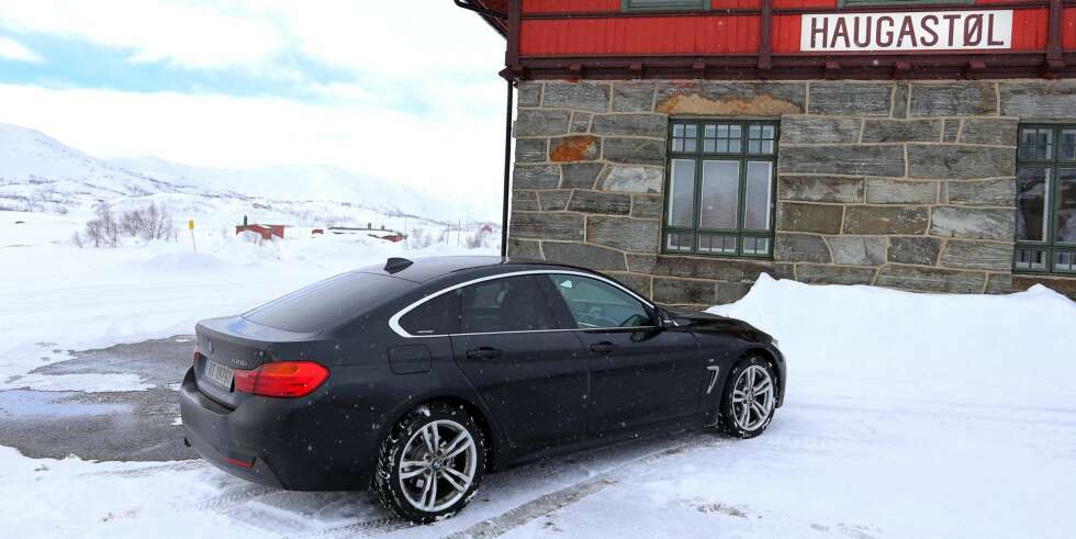 HAUGASTØL: Når du kommer østfra er det her høyfjellsdelen av veien over Hardangervidda starter. HAUGASTØL: Når du kommer østfra er det her høyfjellsdelen av veien over Hardangervidda starter.