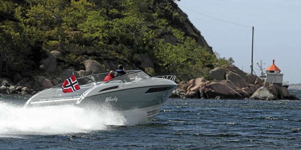 FLOTT I SJØEN: Windy 31 Zonda skilter med moderne linjer og nydelig gange. FLOTT I SJØEN: Windy 31 Zonda skilter med moderne linjer og nydelig gange.