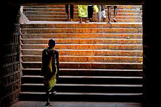4600 TRAPPETRINN: Det er 15 kimoteter med trapper opp til Tirumala fra Tirupathi. 4600 TRAPPETRINN: Det er 15 kimoteter med trapper opp til Tirumala fra Tirupathi.