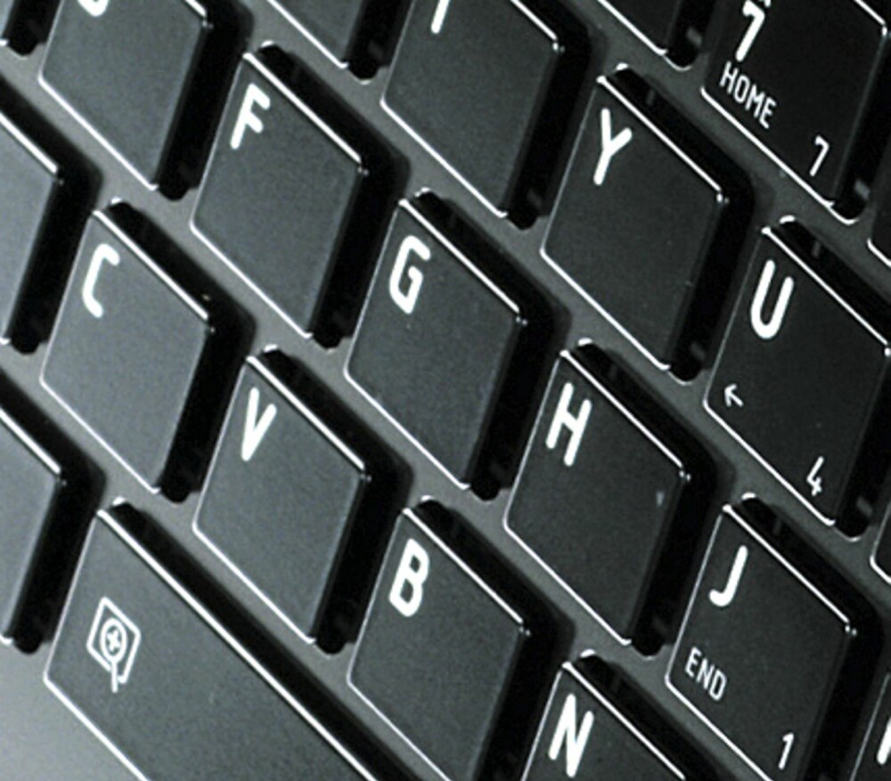 FØLGER TRENDEN: Toshiba har gjort som mange andre produsenter og gitt R630 et Scrabble-inspirert tastatur. FØLGER TRENDEN: Toshiba har gjort som mange andre produsenter og gitt R630 et Scrabble-inspirert tastatur.