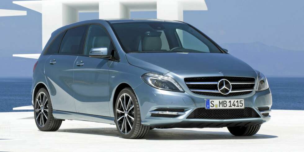 Nye B-Klasse leveres med radarbasert kollisjonsvarsling med Brake-Assist som standard. FOTO: Mercedes-Benz Nye B-Klasse leveres med radarbasert kollisjonsvarsling med Brake-Assist som standard. FOTO: Mercedes-Benz