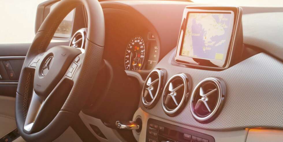 NETTBRETT: B-Klasse kan leveres med et display på størrelse med et nettbrett av typen HTC Flyer eller Samsung Galaxy Tab. FOTO: Mercedes-Benz NETTBRETT: B-Klasse kan leveres med et display på størrelse med et nettbrett av typen HTC Flyer eller Samsung Galaxy Tab. FOTO: Mercedes-Benz