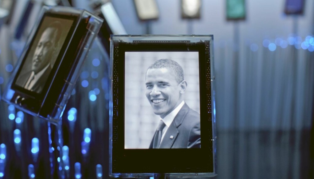 KJENT MANN: Barack Obama en av dem du treffer om du besøker Nobels Fredssenter. KJENT MANN: Barack Obama en av dem du treffer om du besøker Nobels Fredssenter.