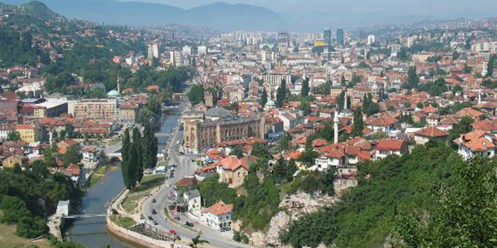 SARAJEVO: Denne byen har begynt å finne sin helt egen sjarm og nattelivet sies å være noe å skrive hjem om. SARAJEVO: Denne byen har begynt å finne sin helt egen sjarm og nattelivet sies å være noe å skrive hjem om.