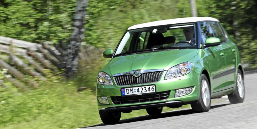 GTI: Med normalt understell, TSI-motoren og små hjul, oppfører Fabia seg nesten som en gammeldags GTI-bil. GTI: Med normalt understell, TSI-motoren og små hjul, oppfører Fabia seg nesten som en gammeldags GTI-bil.