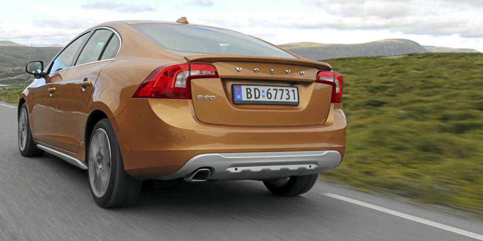 Markant design og sportslige egenskaper kjennertegner den nye Volvo S60 Markant design og sportslige egenskaper kjennertegner den nye Volvo S60