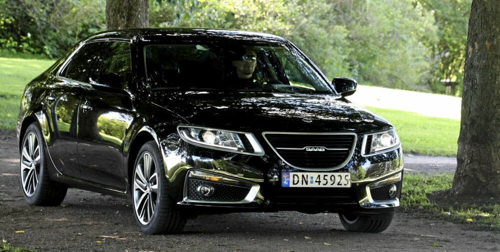 STASELIG: I våre øyne er Saab 9-5 en staselig bil. Flyinspirasjonen er tydelig. Den er den beste Saab noen sinne, men fortsatt ikke verdens beste bil. STASELIG: I våre øyne er Saab 9-5 en staselig bil. Flyinspirasjonen er tydelig. Den er den beste Saab noen sinne, men fortsatt ikke verdens beste bil.