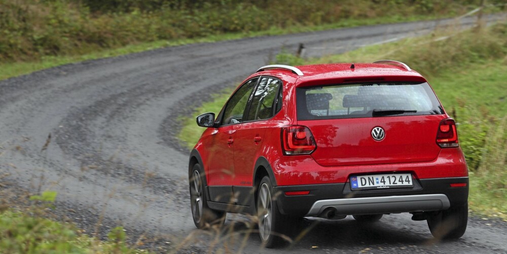 HØYERE: Polo Cross er 15 millimeter høyere enn den vanlige modellen. Trengs det egentlig? HØYERE: Polo Cross er 15 millimeter høyere enn den vanlige modellen. Trengs det egentlig?