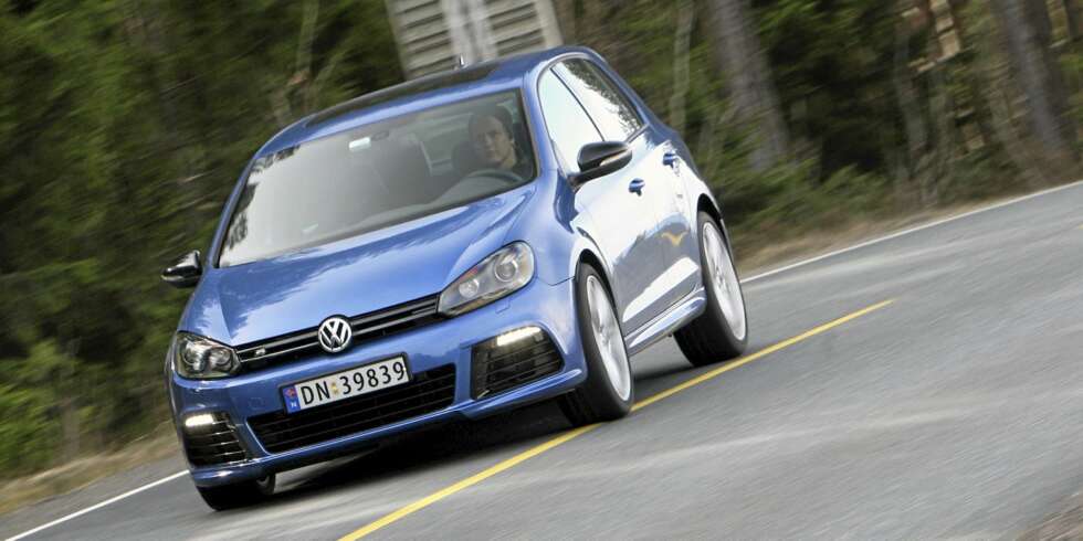 BIL FOR NORGE: Hadde det ikke vært for mengden av avgiftskroner staten legger på, ville Golf R rent kjøremessig vært en perfekt bil for norske veier. BIL FOR NORGE: Hadde det ikke vært for mengden av avgiftskroner staten legger på, ville Golf R rent kjøremessig vært en perfekt bil for norske veier.