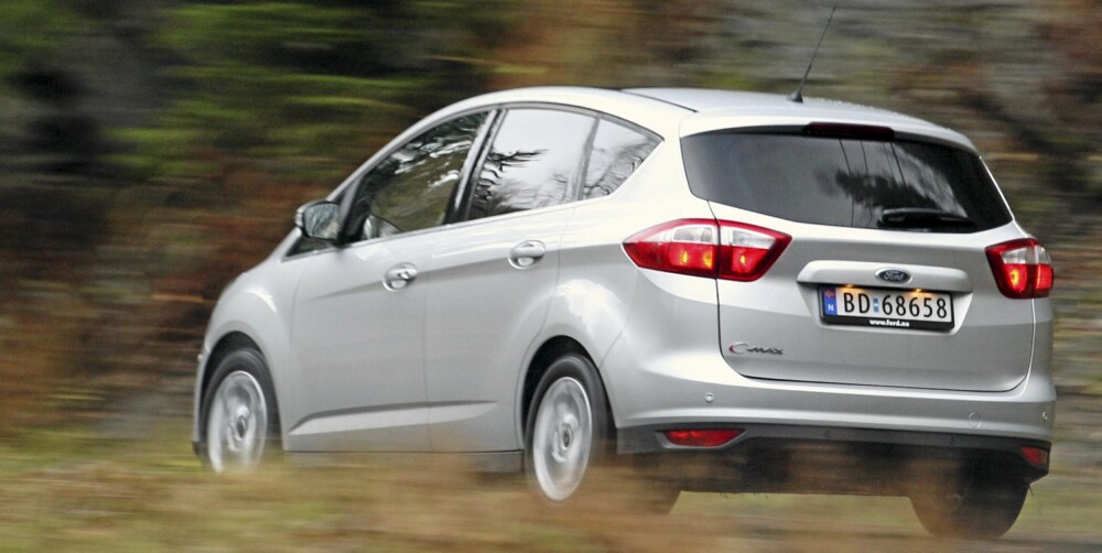 PEN? Nja, vi vet ikke helt. Førsteinntrykket var ikke det beste, men Ford C-Max tok seg opp i våre øyne i løpet av en uke. PEN? Nja, vi vet ikke helt. Førsteinntrykket var ikke det beste, men Ford C-Max tok seg opp i våre øyne i løpet av en uke.