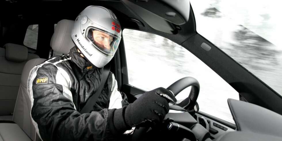BREMS: Stig Petter gjør seg klar til brems. FOTO: Egil Nordlien, HM Foto BREMS: Stig Petter gjør seg klar til brems. FOTO: Egil Nordlien, HM Foto
