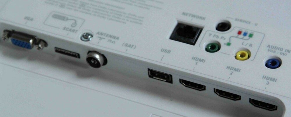 FEM: Philips 46PFL7007 byr på hele fem HDMI-tilkoblinger. FEM: Philips 46PFL7007 byr på hele fem HDMI-tilkoblinger.