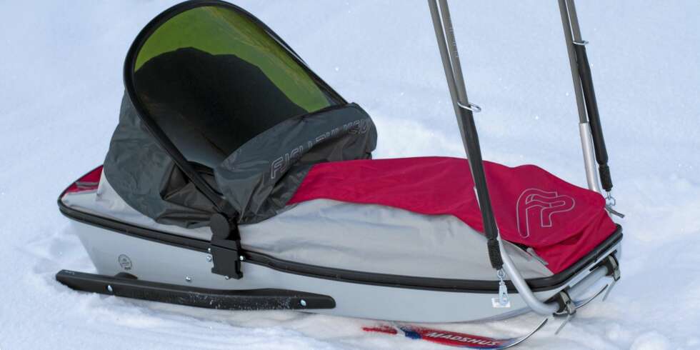 BEST I OPPKJØRE LØYPER: Fjellpulken Barnepulk med ski art. no 110 er best i oppkjørte løyper. BEST I OPPKJØRE LØYPER: Fjellpulken Barnepulk med ski art. no 110 er best i oppkjørte løyper.