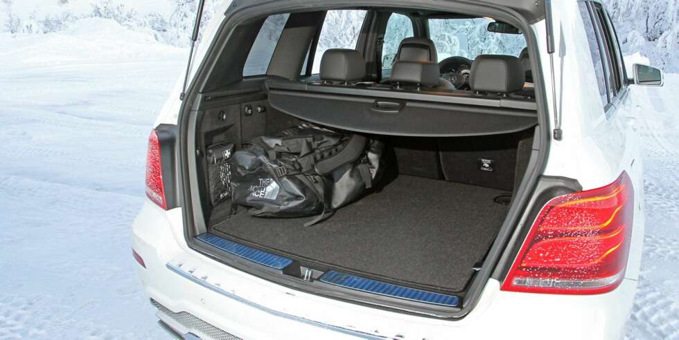 TRANGEST: I forhold til Audi Q5 og BMW X3 er GLK smalest i baksetet og trangest i bagasjerommet. Bilens ankepunkt, om du har råd til den. FOTO: Petter Handeland TRANGEST: I forhold til Audi Q5 og BMW X3 er GLK smalest i baksetet og trangest i bagasjerommet. Bilens ankepunkt, om du har råd til den. FOTO: Petter Handeland