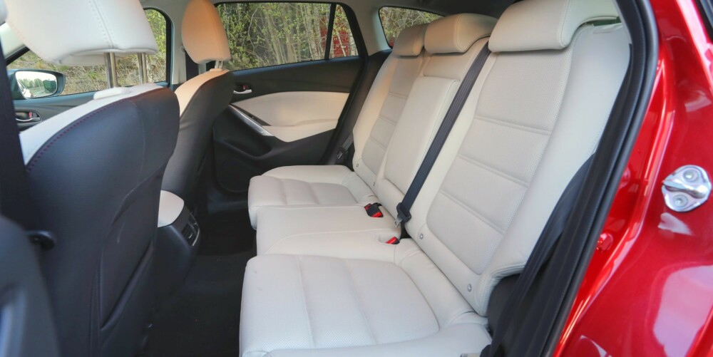 FAMILIEBIL: Plassmessig holder Mazda6 fint følge med andre familiefavoritter. FAMILIEBIL: Plassmessig holder Mazda6 fint følge med andre familiefavoritter.