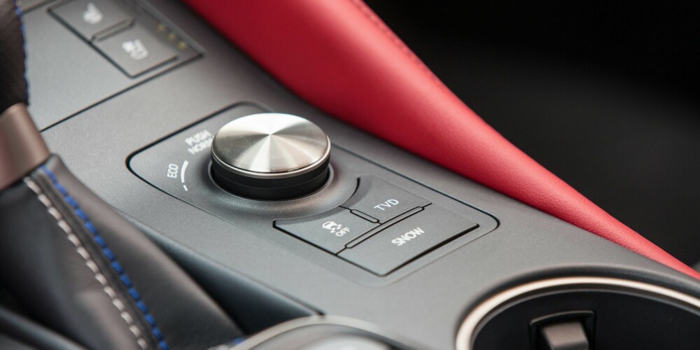 LEXUS: RC F har flere kjøremodi. FOTO: Lexus LEXUS: RC F har flere kjøremodi. FOTO: Lexus