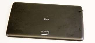 GUMMIERT: Baksiden på LG G Pad 10.1 er gummiert. GUMMIERT: Baksiden på LG G Pad 10.1 er gummiert.