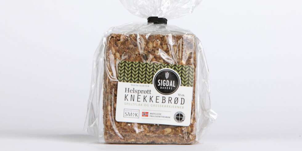 TEST AV HJEMMELAGDE KNEKKEBRØD: Helsprøtt Knekkebrød Speltflak og Gresskarkjerner. FOTO: Bjørn Inge Karlsen TEST AV HJEMMELAGDE KNEKKEBRØD: Helsprøtt Knekkebrød Speltflak og Gresskarkjerner. FOTO: Bjørn Inge Karlsen