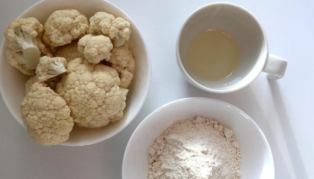 FÅ INGREDIENSER: Med blomkål får du en sunn og god pizzabunn. FÅ INGREDIENSER: Med blomkål får du en sunn og god pizzabunn.